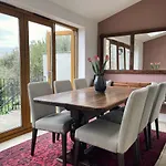 The Little Chantry - Hot Tub, Riverside, Pet Friendly Holiday home *