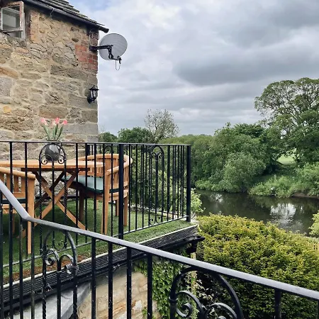 Hébergement de vacances The Little Chantry - Hot Tub, Riverside, Pet Friendly