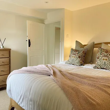 בית נופש The Little Chantry - Hot Tub, Riverside, Pet Friendly