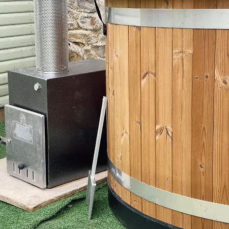 The Little Chantry - Hot Tub, Riverside, Pet Friendly