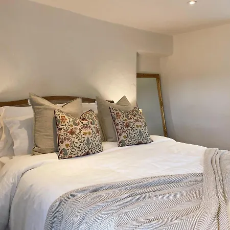 The Little Chantry - Hot Tub, Riverside, Pet Friendly Feriehus