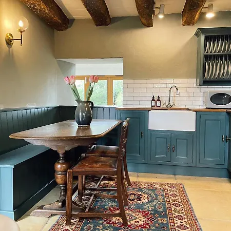 Holiday home The Little Chantry - Hot Tub, Riverside, Pet Friendly *