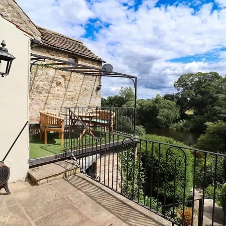 The Little Chantry - Hot Tub, Riverside, Pet Friendly Feriehus *