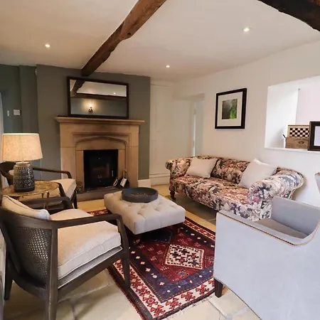 The Little Chantry - Hot Tub, Riverside, Pet Friendly *