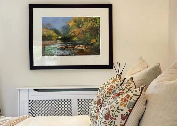 The Little Chantry - Hot Tub, Riverside, Pet Friendly Holiday home West Tanfield