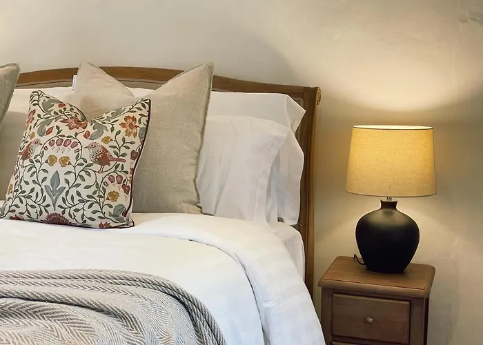 The Little Chantry - Hot Tub, Riverside, Pet Friendly