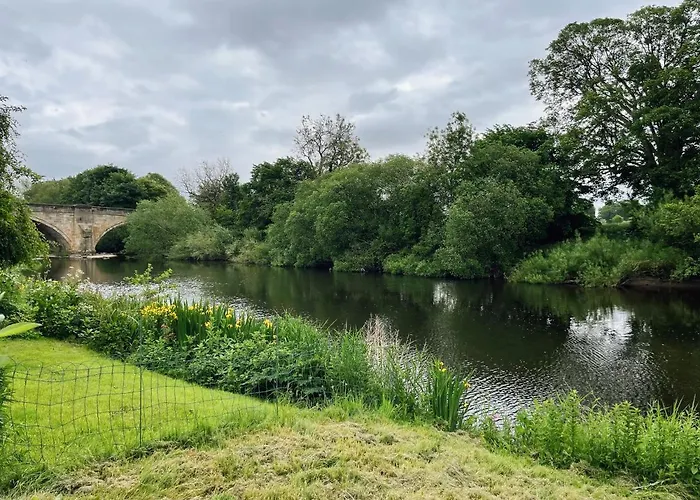 The Little Chantry - Hot Tub, Riverside, Pet Friendly Holiday home West Tanfield